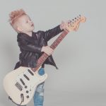 Enfant-guitare