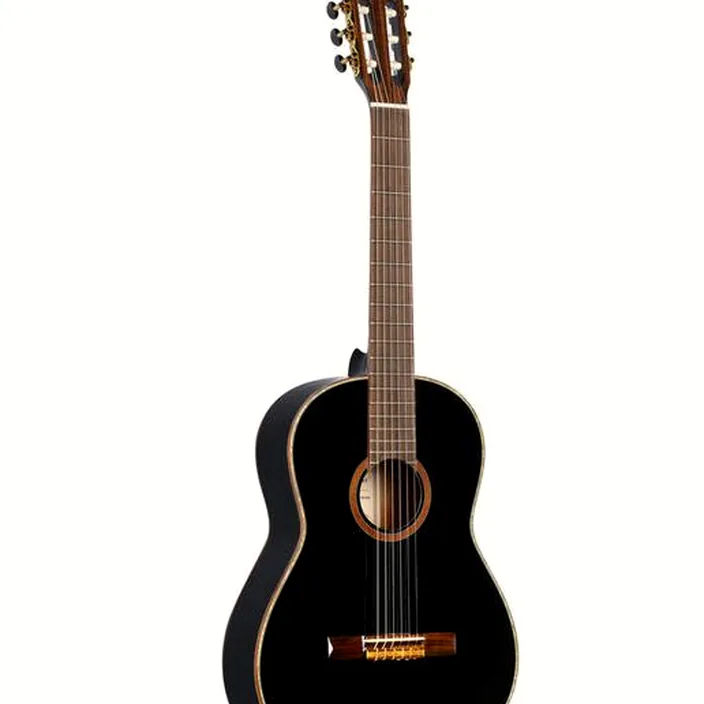 La guitare Ortega R221-BK Test & Avis
