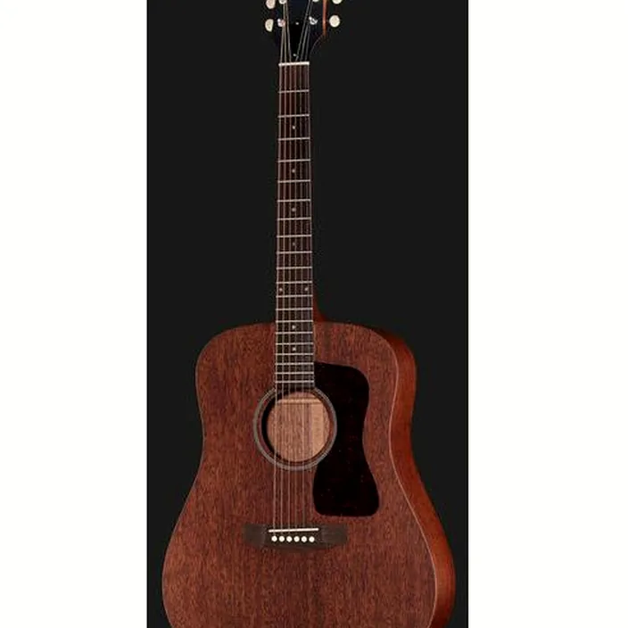Et Avis de la guitare Guild D-20 Nat USA