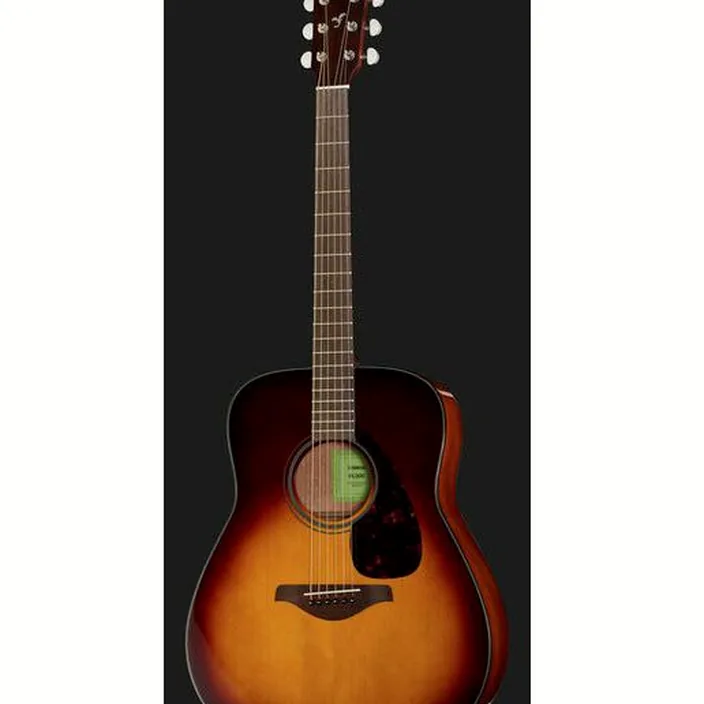 Et Avis de la guitare Yamaha FG800 BS