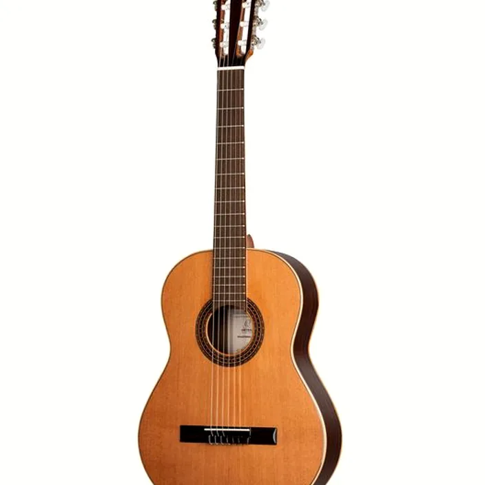 La guitare classique Ortega R225G-7/8 / Test & Avis
