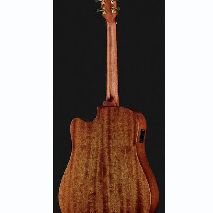 Et Avis de la guitare Harley Benton CLD-15MCE SolidWood