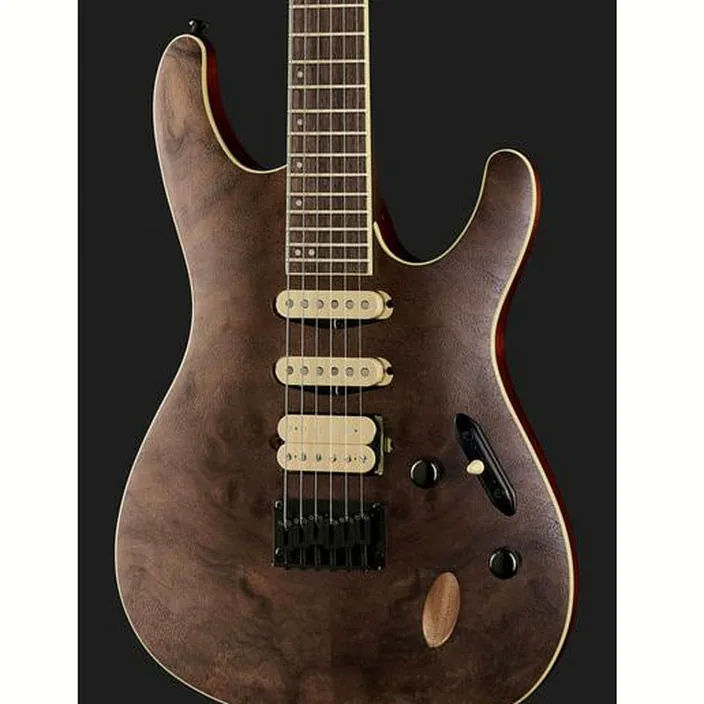 Et Test de la guitare Ibanez SEW761CW-NTF