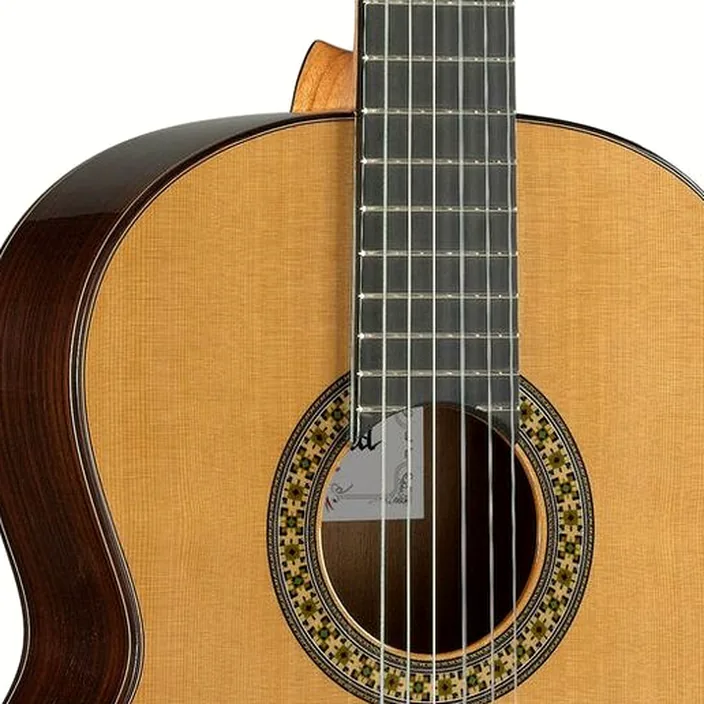 Guitare Classique Alhambra 4P incl.Gig Bag Bundle | Test et Avis