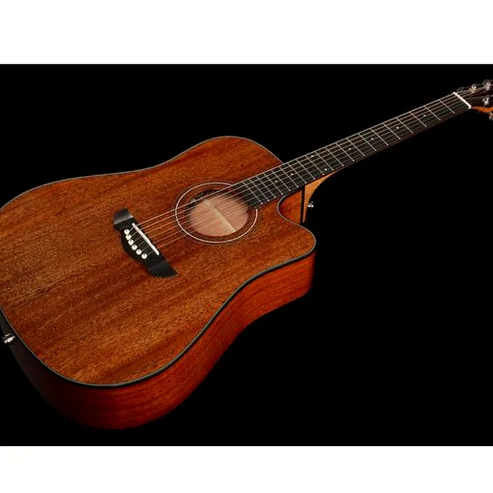 La guitare Harley Benton CLD-40SM-CE SolidWood Bundle , Avis, Test & Comparatif