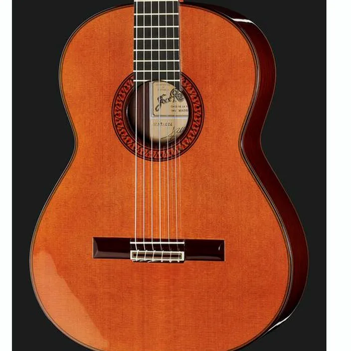 La guitare Ramirez Tradicional 1A w. case Avis, Test