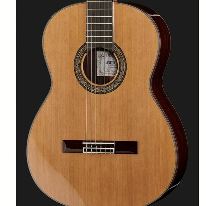 Et Avis de la guitare classique Asturias Prelude Cedar