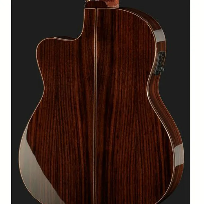 Et Test de la guitare Ortega RCE158SN-TSB