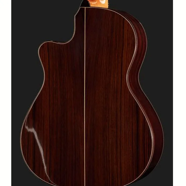 Et Avis de la guitare Classique Ramirez CUT 2-Trio VT