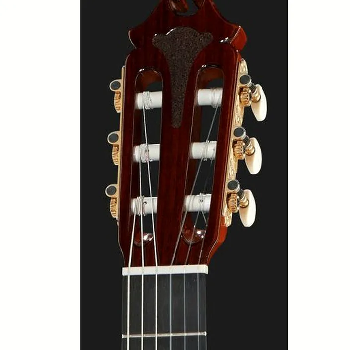 Guitare classique Juan Hernandez Romance Cedar