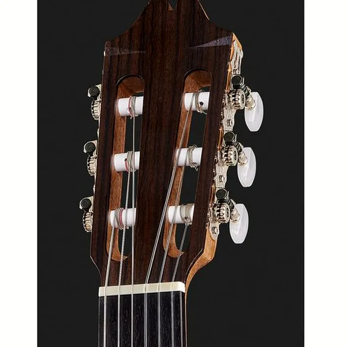 Et Avis de la guitare Alberto Hernandez 1 Sapele Cedar OP