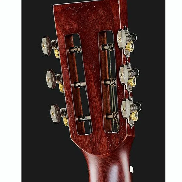 Et Test de la guitare acoustique Baton Rouge X11C/P-SCR