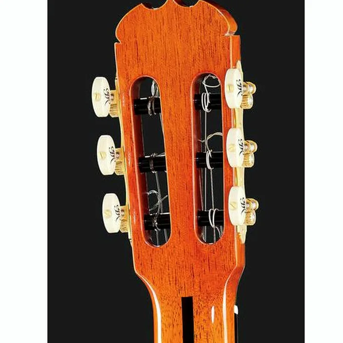 La guitare Ramirez Tradicional 1A w. case Avis, Test