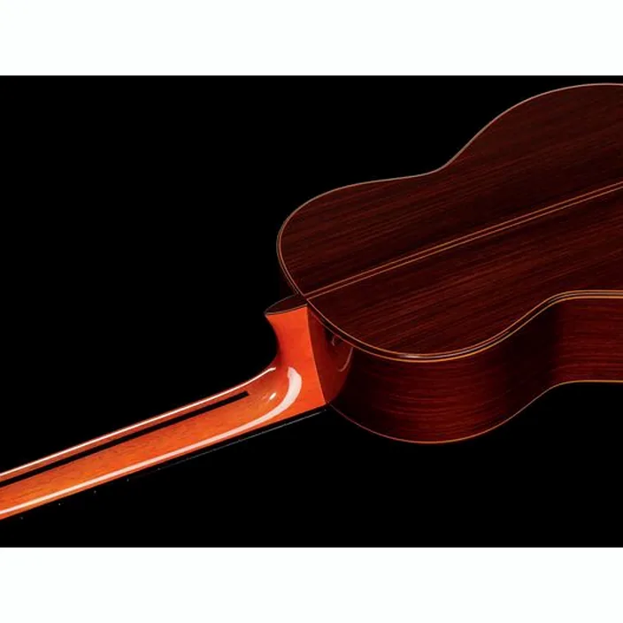La guitare Ramirez Tradicional 1A w. case Avis, Test