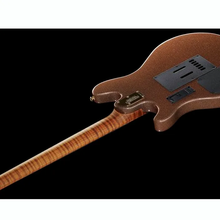 Et Avis de la guitare Music Man Valentine Trem Pink Champagne