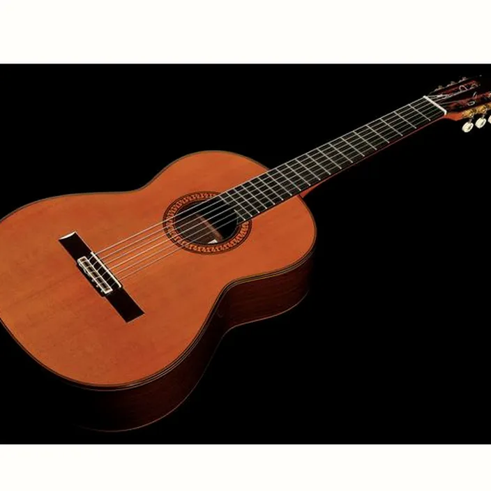 La guitare Ramirez Tradicional 1A w. case Avis, Test