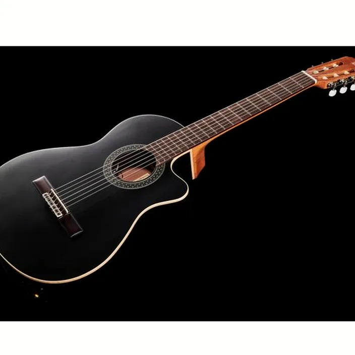 Et Avis de la guitare Alhambra Black Satin CW EZ incl.Gig Bag