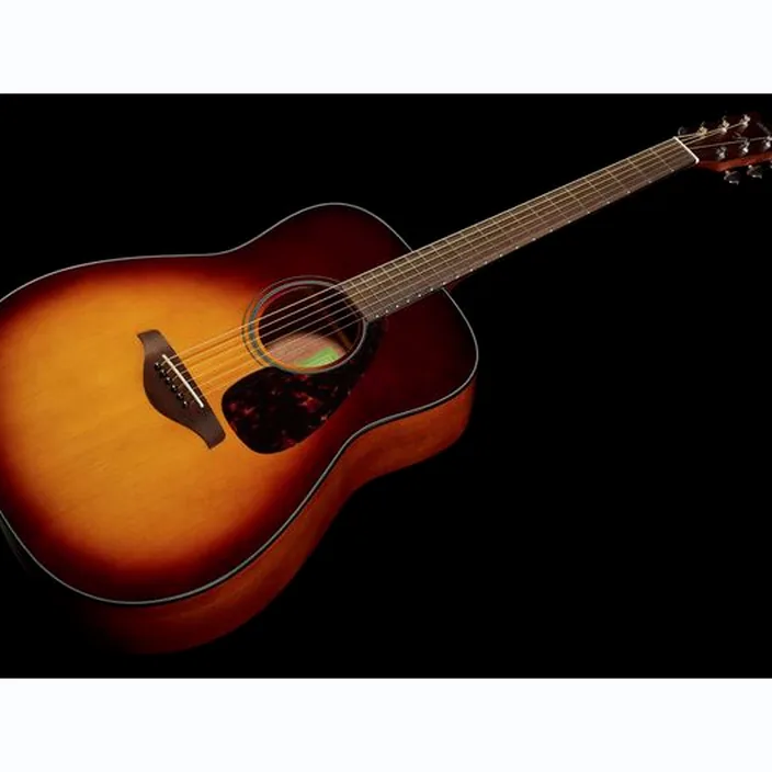 Et Avis de la guitare Yamaha FG800 BS