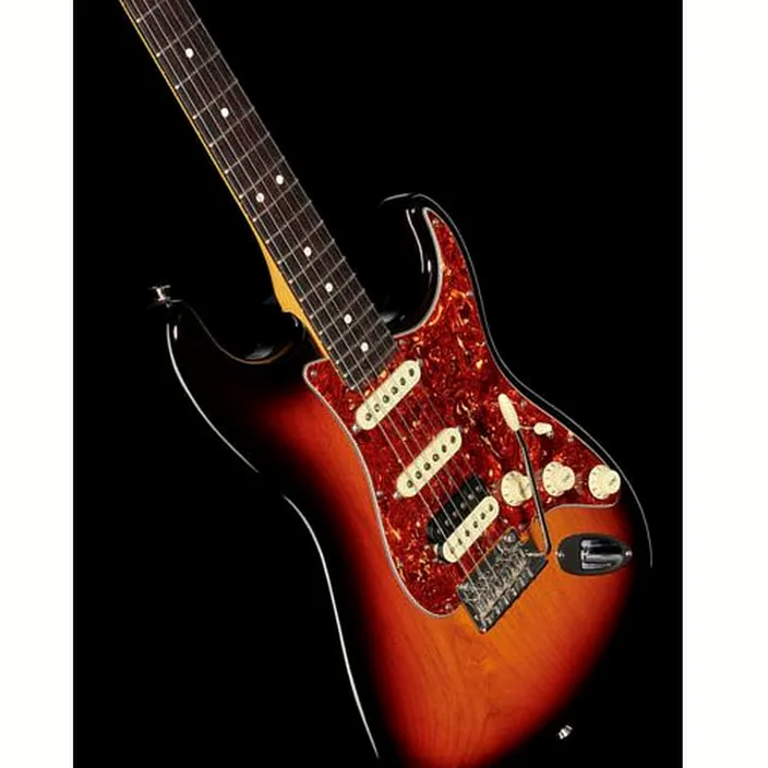Fender AM Pro II Strat HSS RW 3TSB Test, Avis et Comparatif