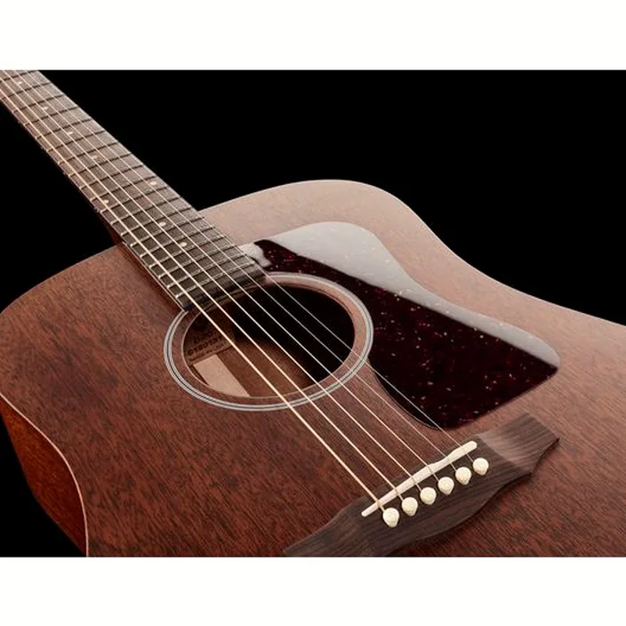 Et Avis de la guitare Guild D-20 Nat USA