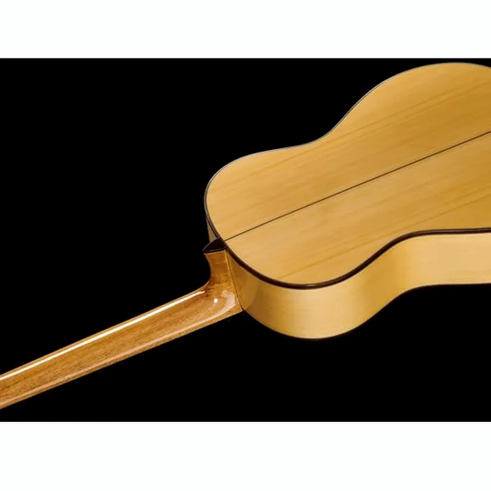 Et Avis : Alhambra 7FC Flamenco incl.Gig Bag