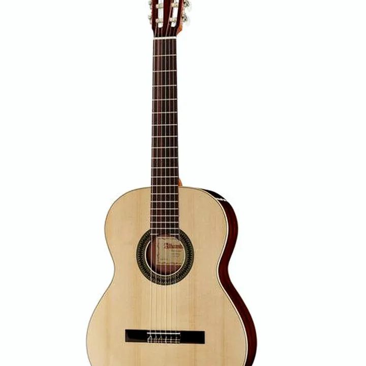 Avis et Test Alhambra 2C A incl. Gig Bag