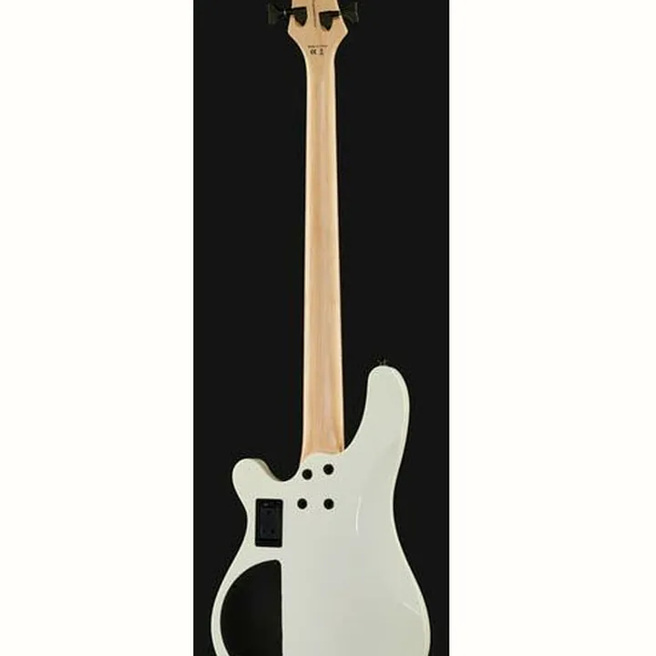 Avis et Test de la basse électrique Harley Benton B-450 White Bundle 2