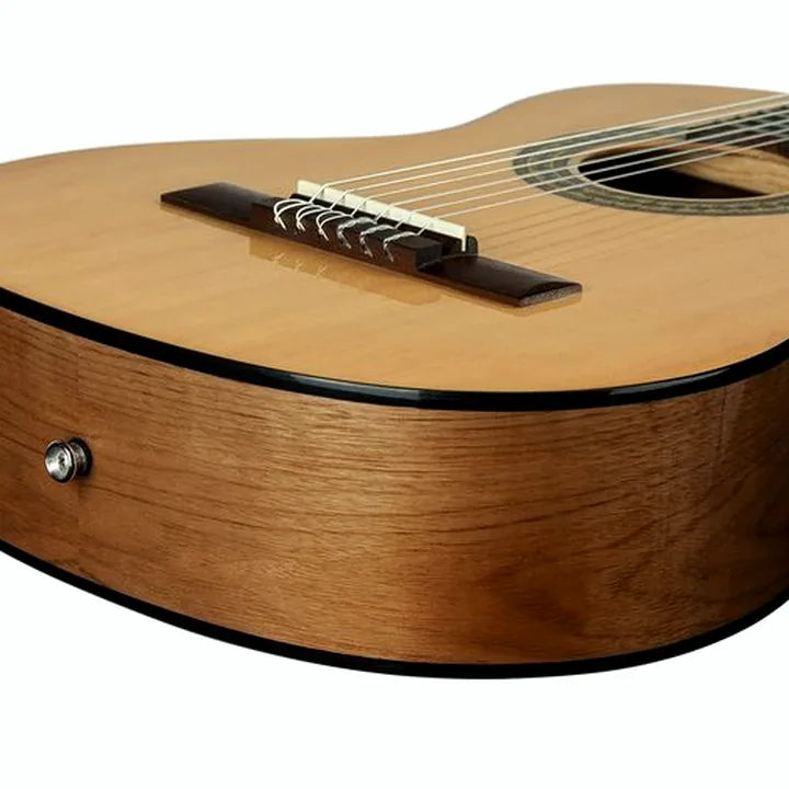 Avis et Test de la guitare classique Ortega RPPC44 Pickers Pack