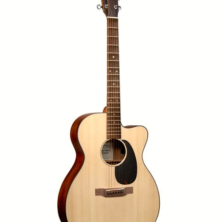 Avis et Test : Martin Guitars SPOMC10E Road Series Special