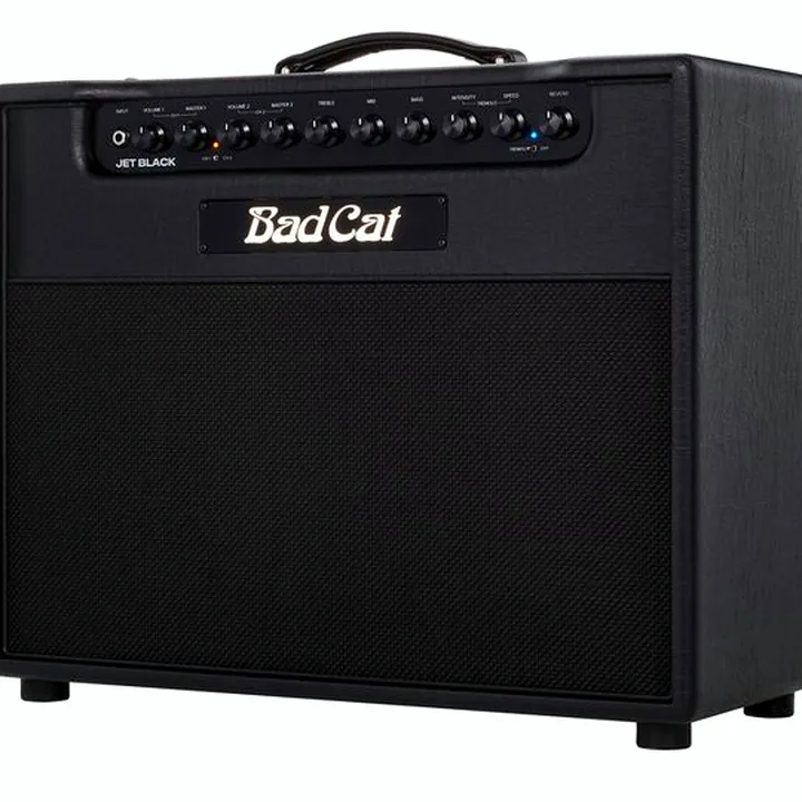 Avis, Test Bad Cat Jet Black 1×12 Combo