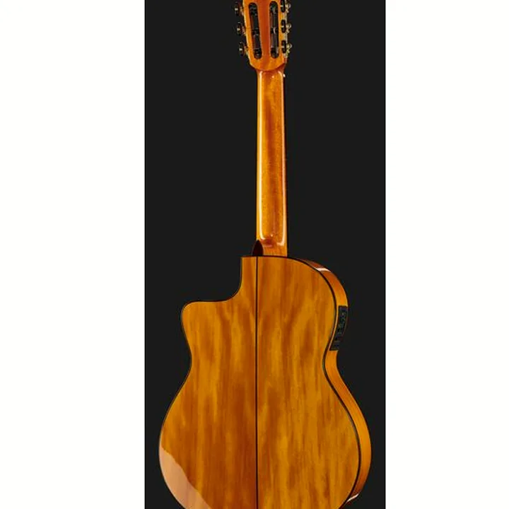Avis & Test de la guitare Cordoba GK Studio Edge Burst