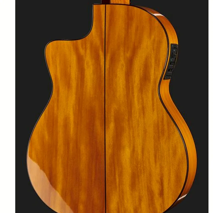 Avis & Test de la guitare Cordoba GK Studio Edge Burst
