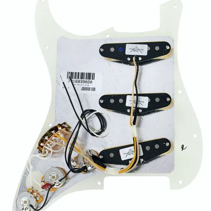 Avis & Test : Fender Pre-Wired ST Pickguard Texas