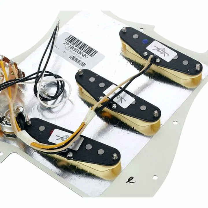 Avis & Test : Fender Pre-Wired ST Pickguard Texas