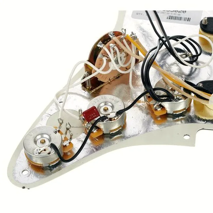 Avis & Test : Fender Pre-Wired ST Pickguard Texas