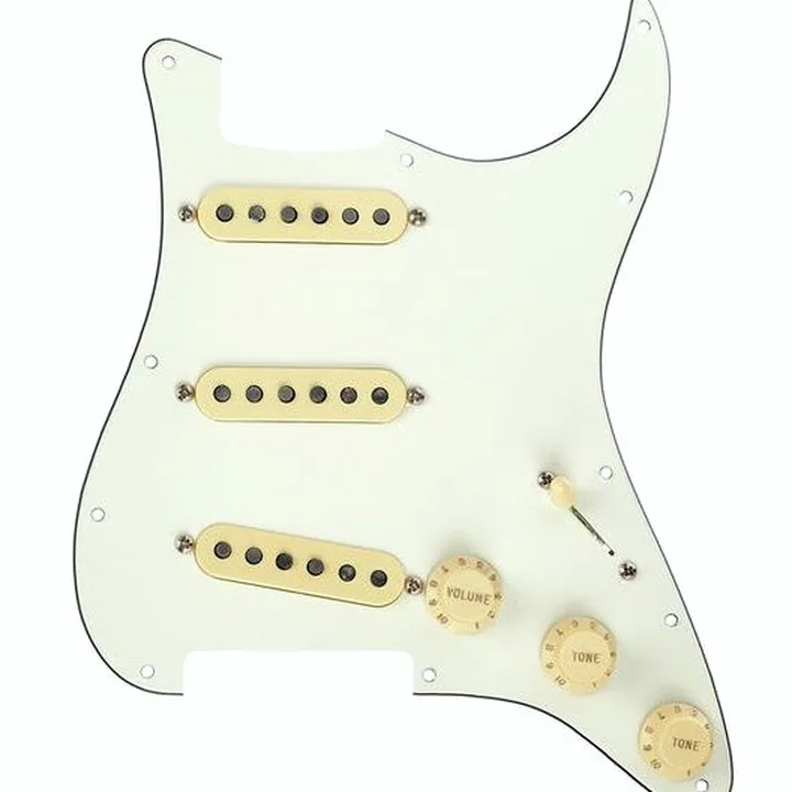 Avis & Test : Fender Pre-Wired ST Pickguard Texas