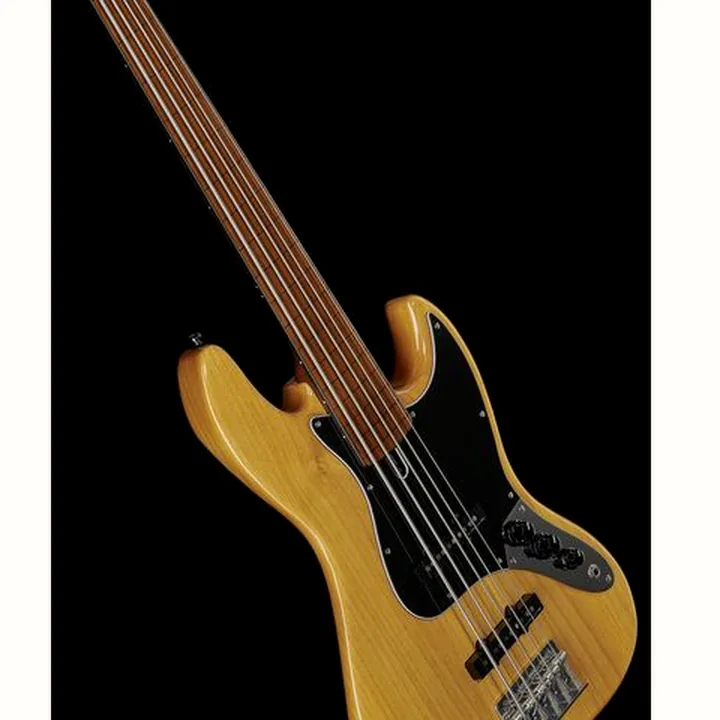 Avis, Test : Marcus Miller V5 Alder-5 NT FL