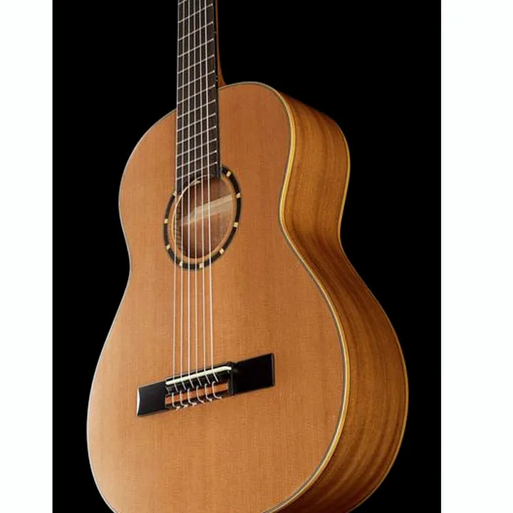 Avis, Test : Ortega R122L-3/4
