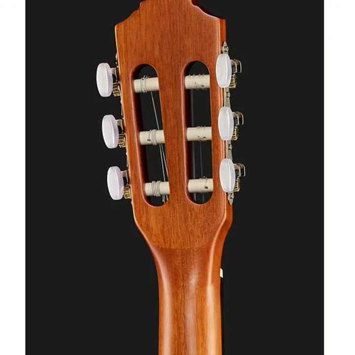 Avis, Test : Ortega R122L-3/4