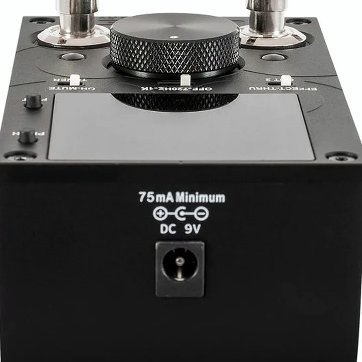 Avis, Test Solar Guitars Chug Tuner+ Booster