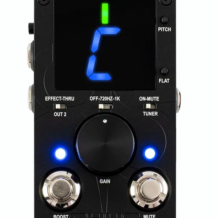 Avis, Test Solar Guitars Chug Tuner+ Booster