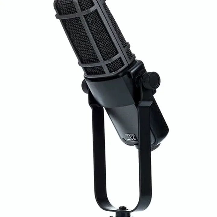 Avis & Test : Superlux R102