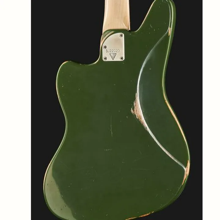 Avis, Test Valiant Guitars Jupiter Bass RH OM