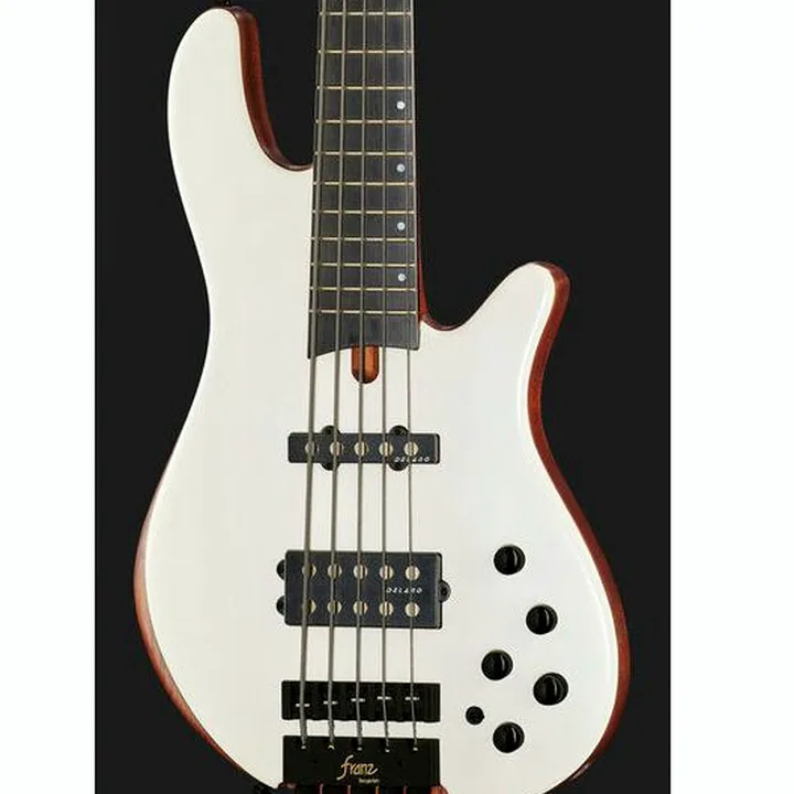 Basse électrique Franz Bassguitars Merak 5 Headless White – Test, Avis et Comparatif