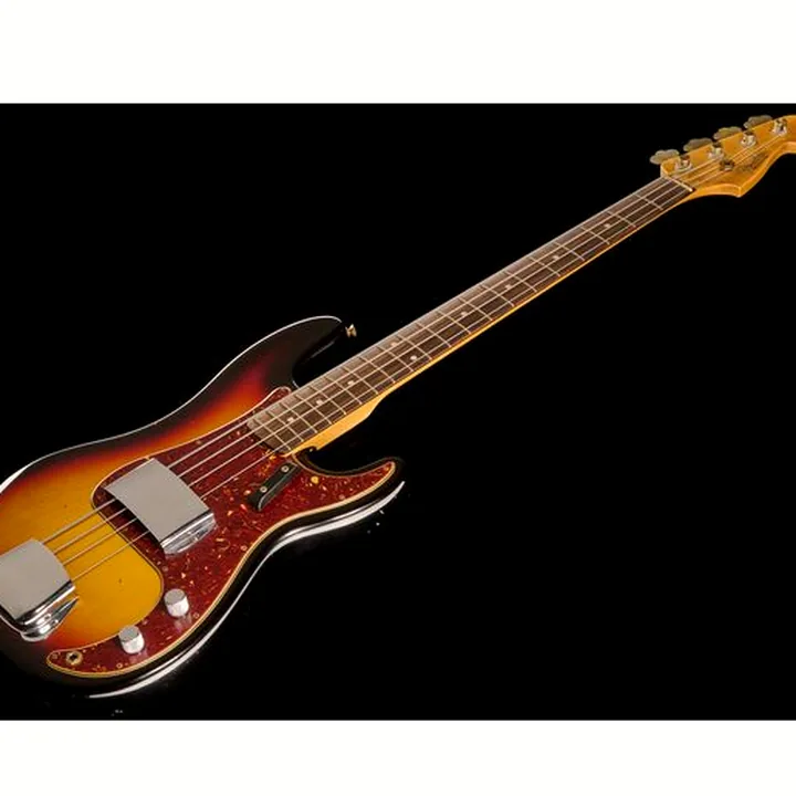 Basse Fender 60 P-Bass 3CS Journeyman Relic : Avis, Test & Comparatif