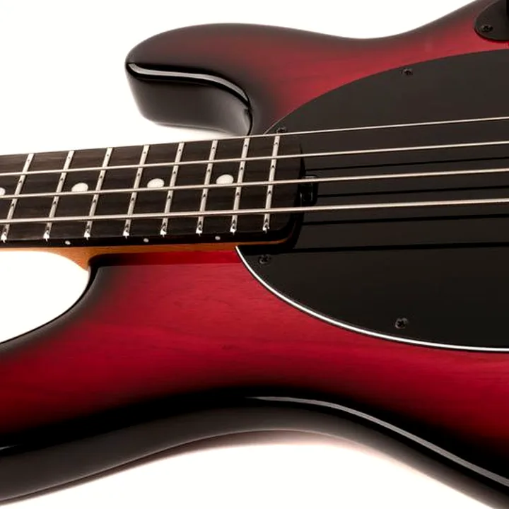 Basse Music Man Stingray 4 Special Raspberry Test, Comparatif et Avis