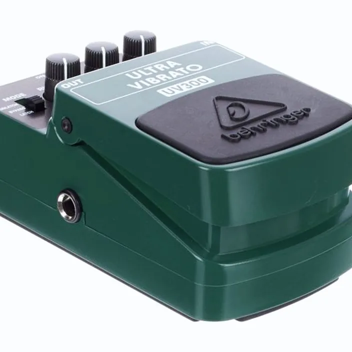 Et Avis : Behringer UV300 Ultra Vibrato
