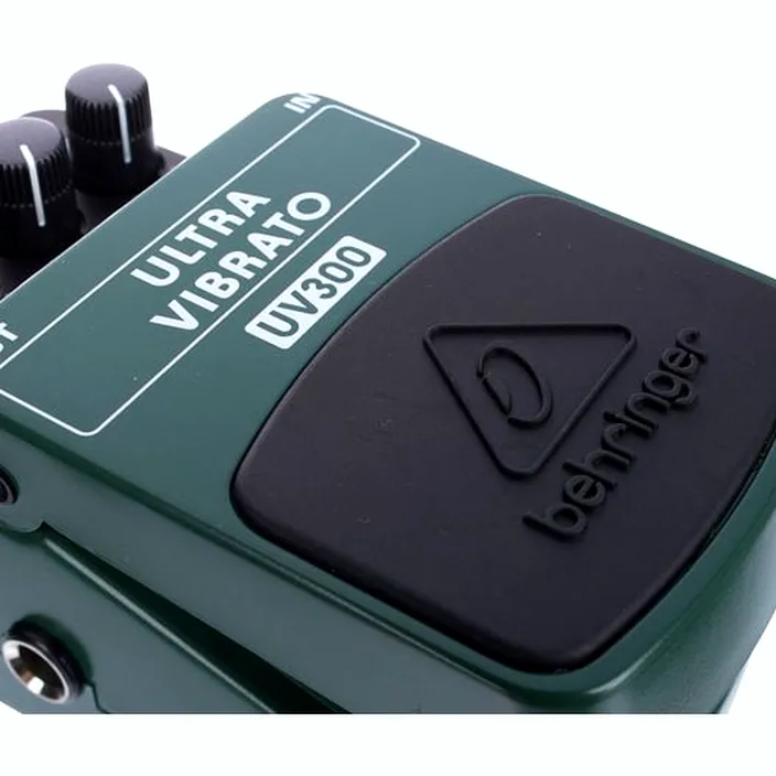 Et Avis : Behringer UV300 Ultra Vibrato