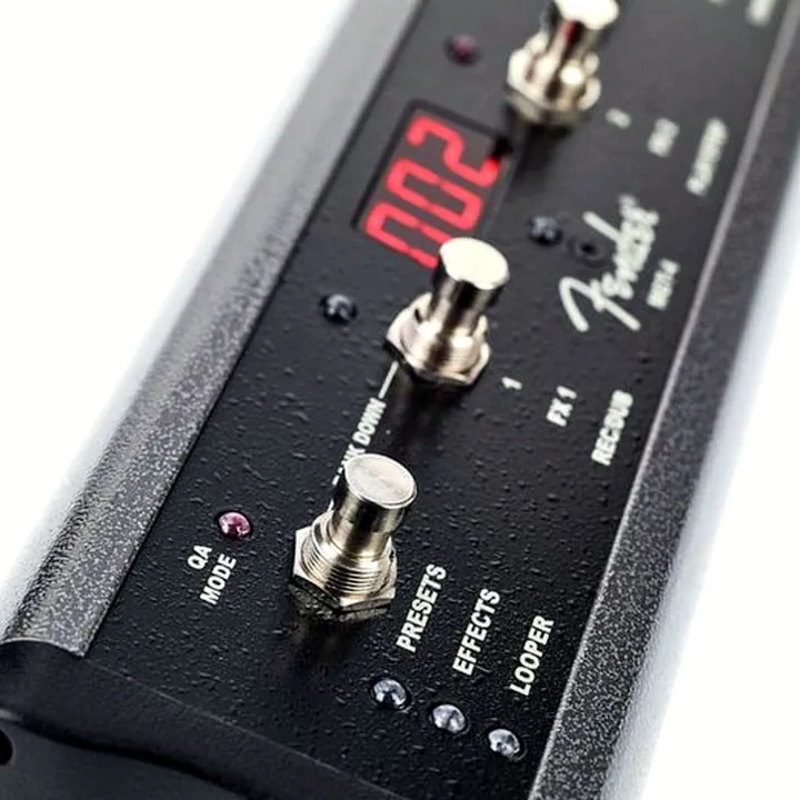 Fender MGT4 Footswitch , Test, Avis et Comparatif