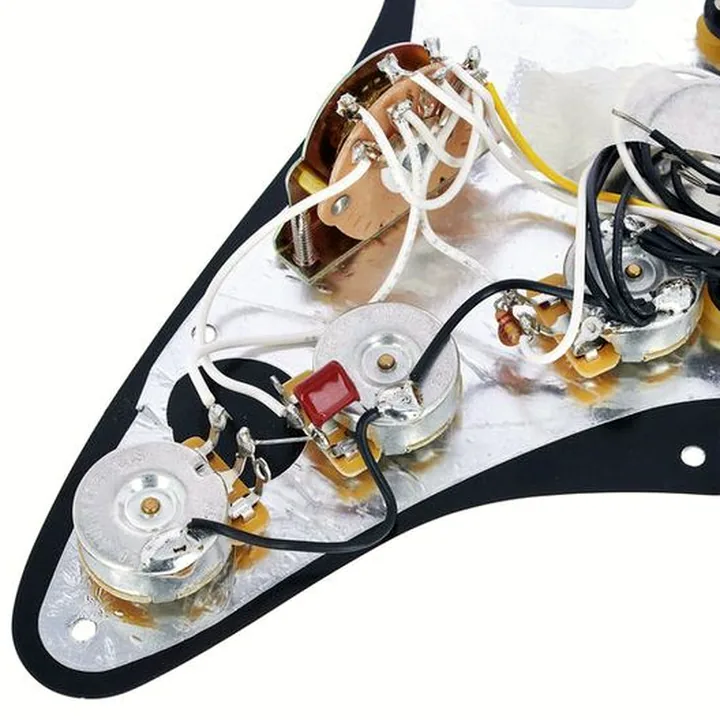 Fender Pre-Wired ST PG Vint.N. SSS BK : Test, Avis, Comparatif